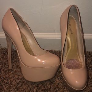 Tan Pump size 11